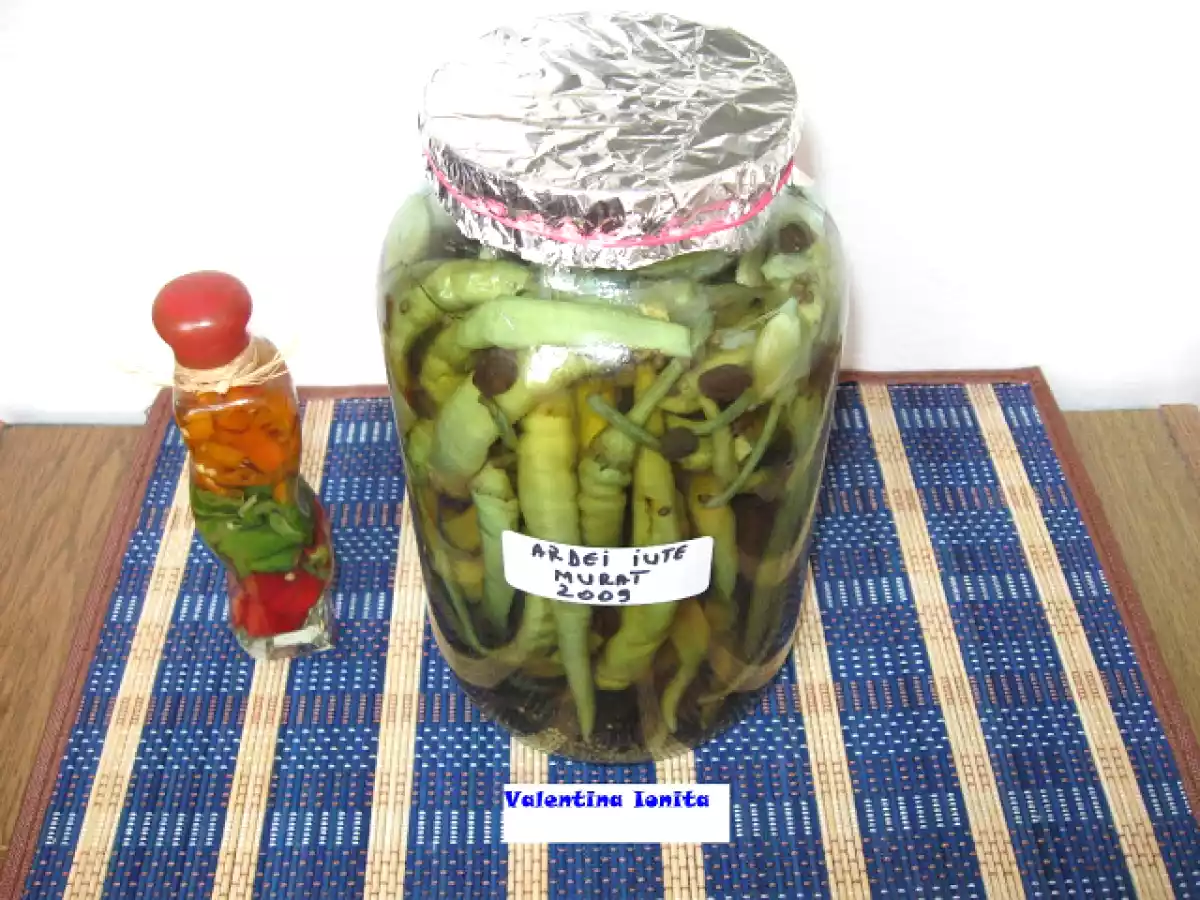 Ardei iute in otet cu sau fara sare