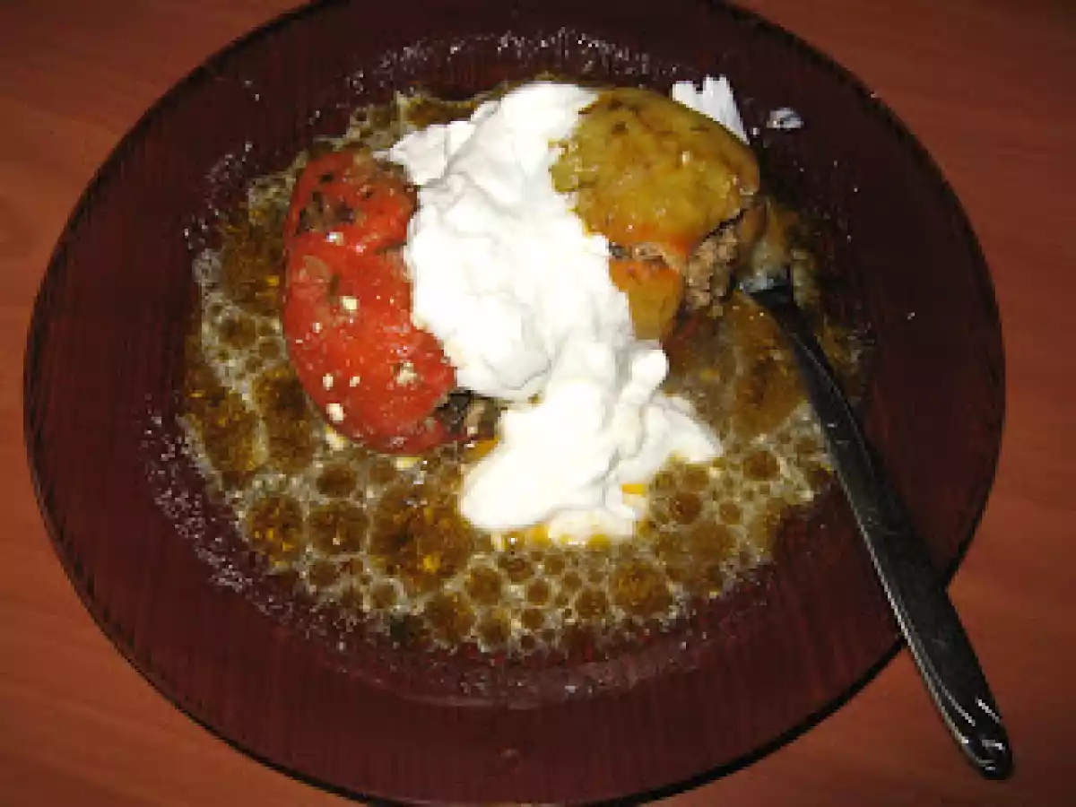 Ardei umpluti cu carne de vita