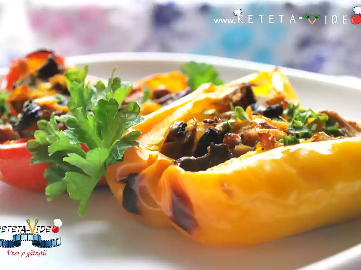 Ardei Umpluti cu Ciuperci si Dovleac (Reteta Video)