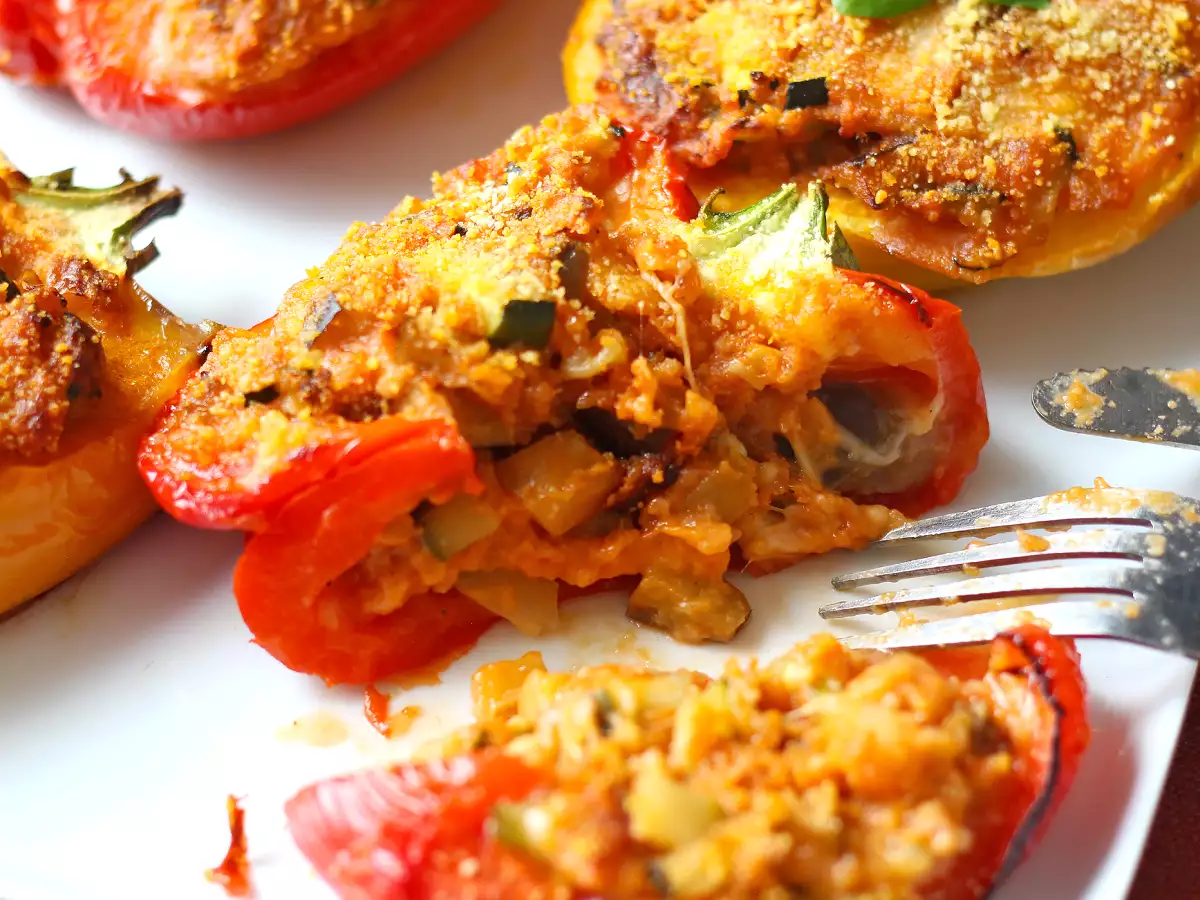 Ardei umpluți vegetarieni la cuptor: rețeta ușoară și gustoasă cu legume și brânză mozzarella - poza 6