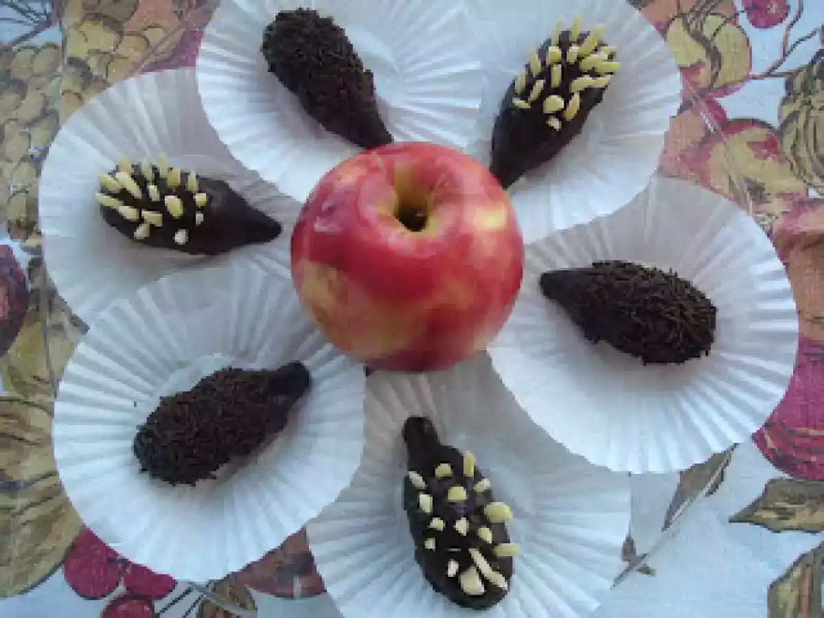 Arici din aluat de biscuiti