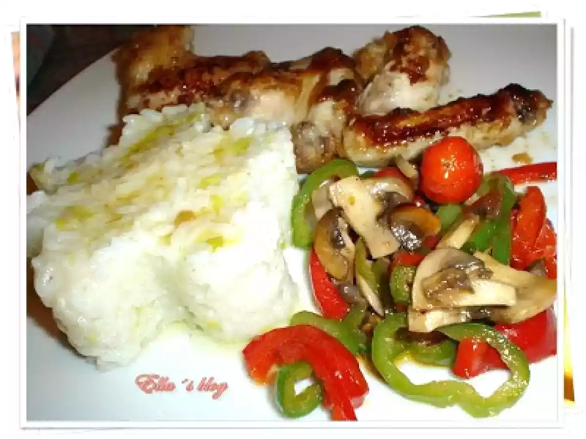 Aripi de pui cu sos de soia si legume