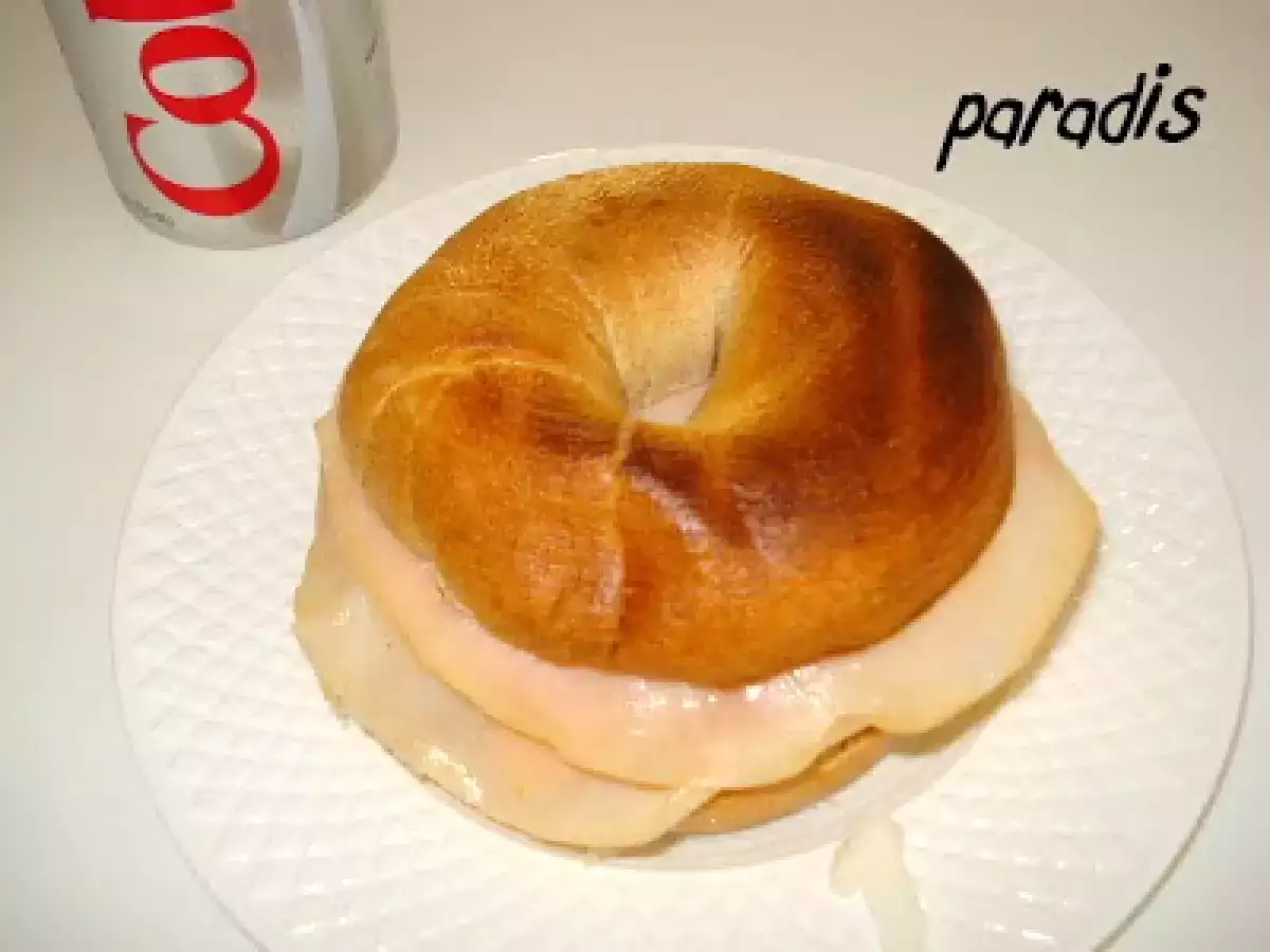 BAGELS CU OU, BRINZA SI SUNCA(breakfast)