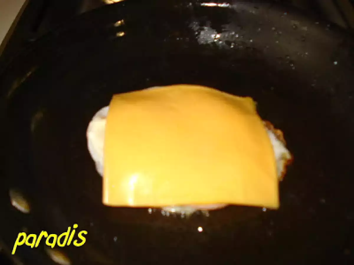 BAGELS CU OU, BRINZA SI SUNCA(breakfast) - poza 3