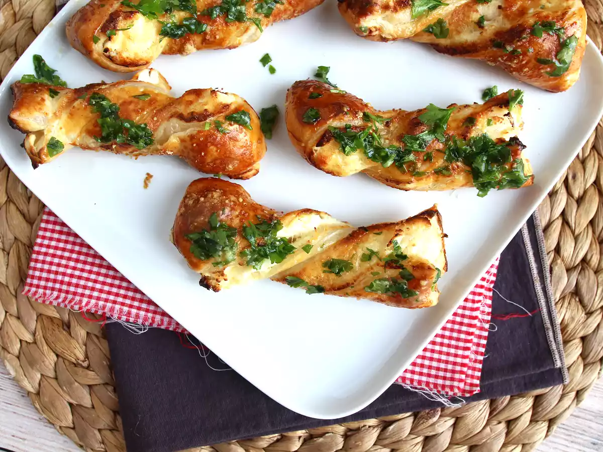 Baghete răsucite din foietaj cu cașcaval - poza 5