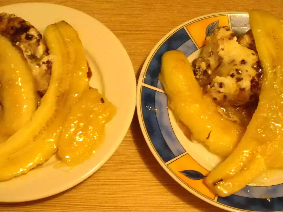 Banana caramelizata cu inghetata