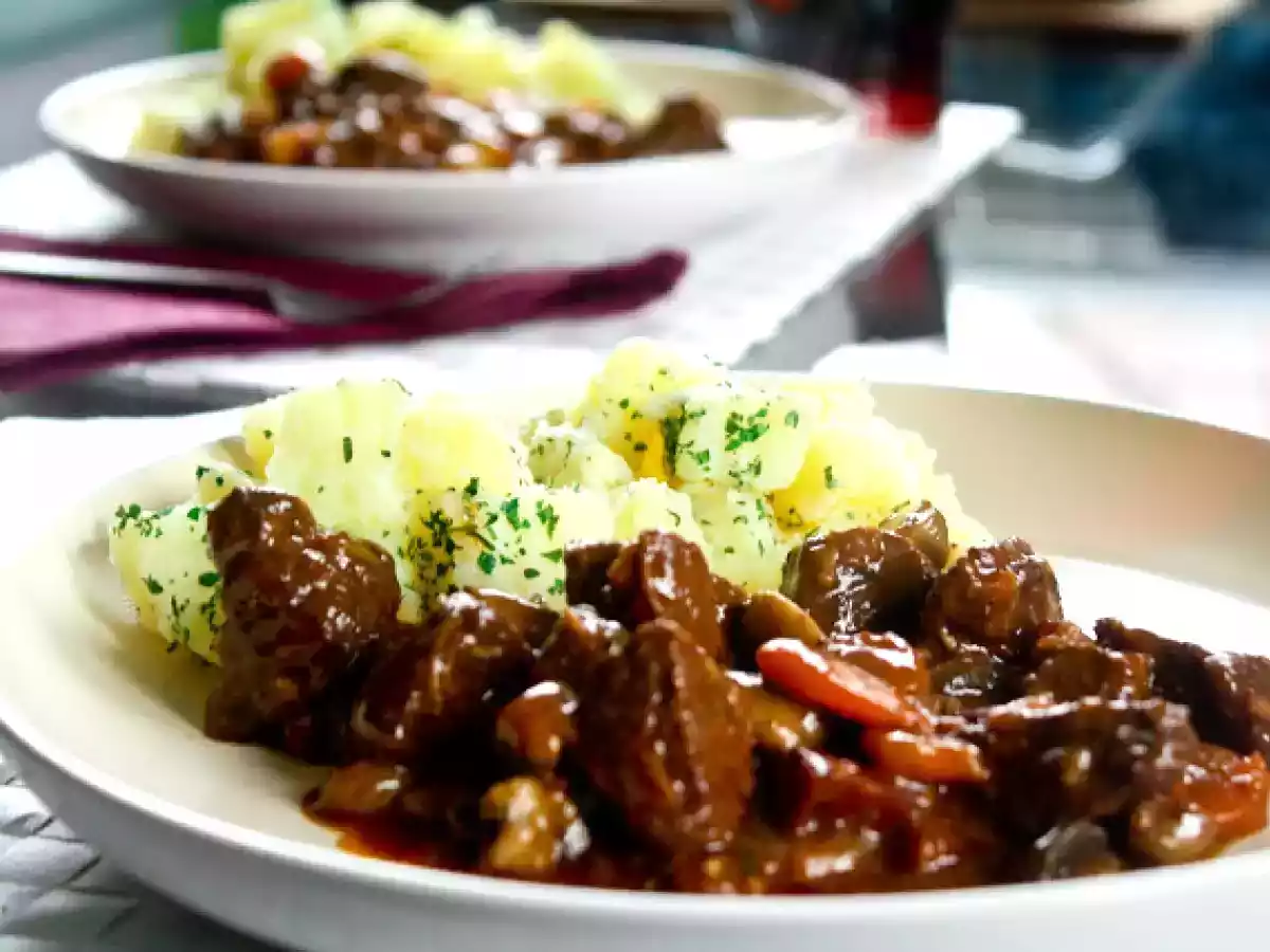 Beef Bourguignon - Julia Child - poza 17