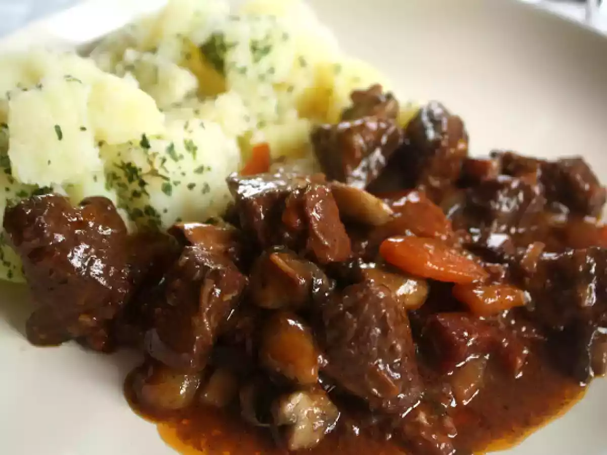 Beef Bourguignon - Julia Child - poza 18
