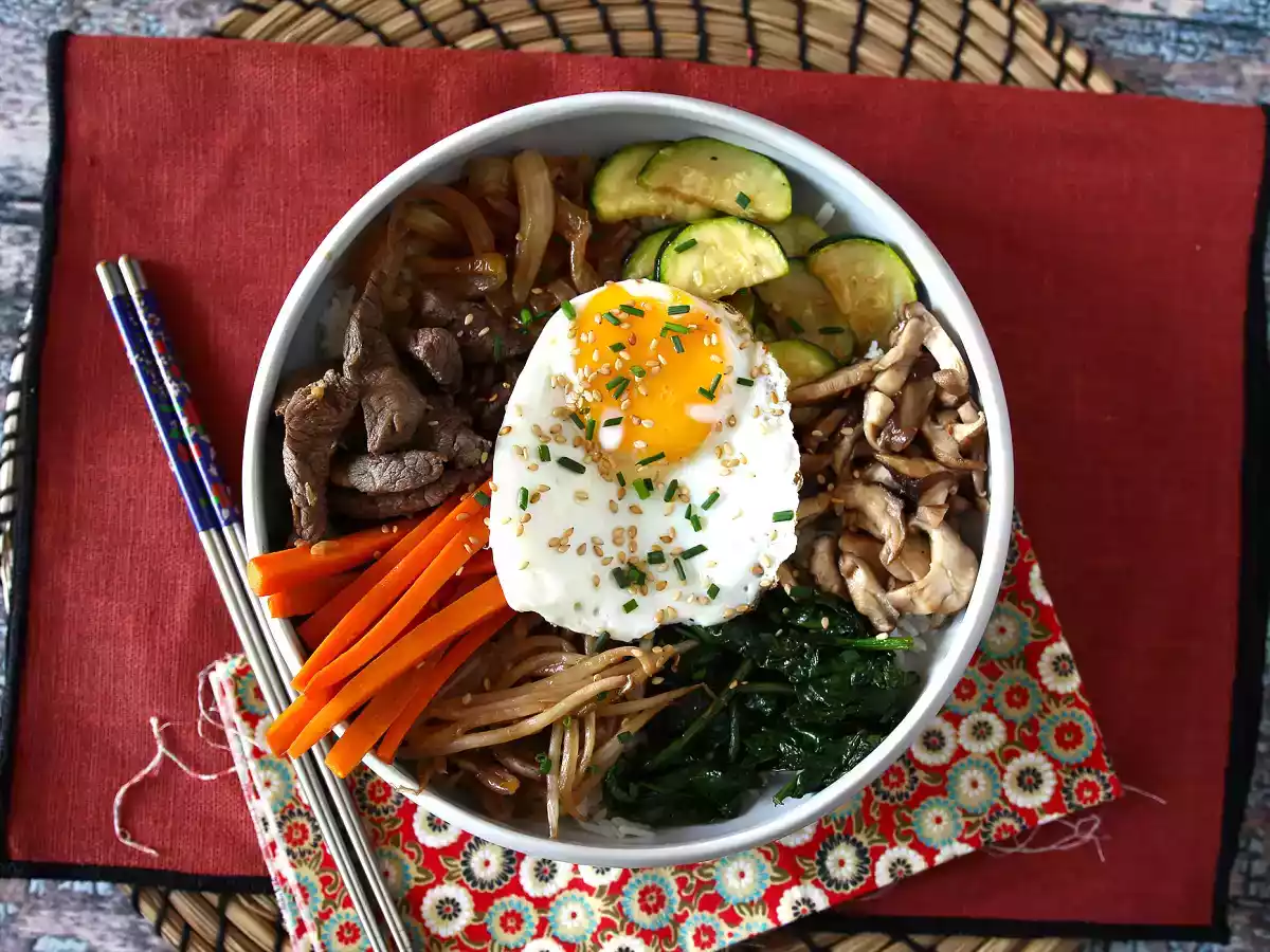 Bibimbap, felul de mâncare tradițional coreean - poza 4