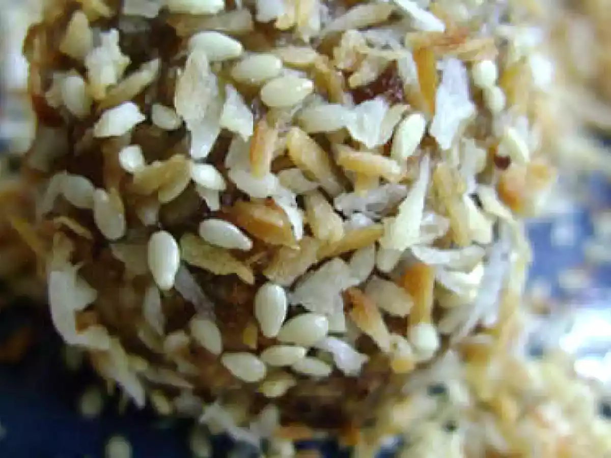 Bilute de curmale cu susan