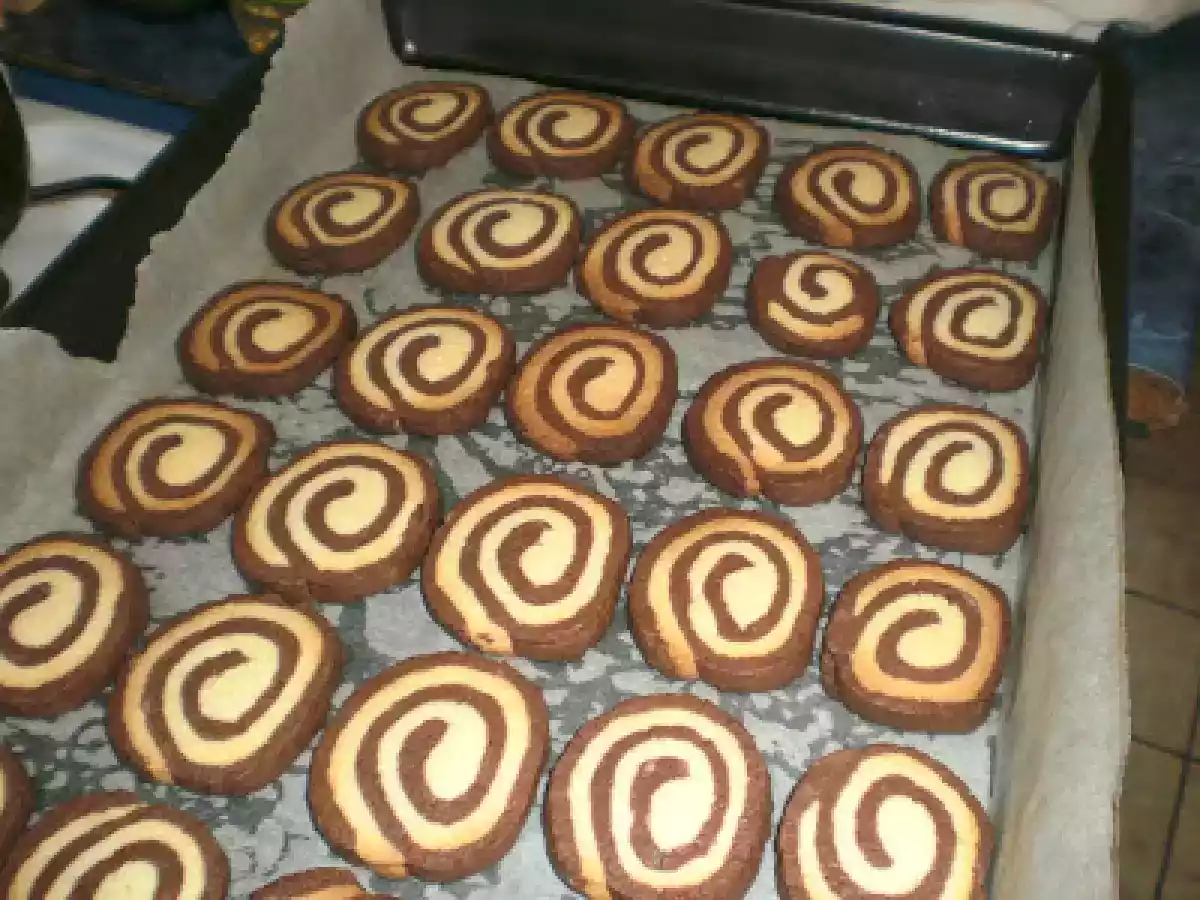 Biscuiti bicolori - poza 7