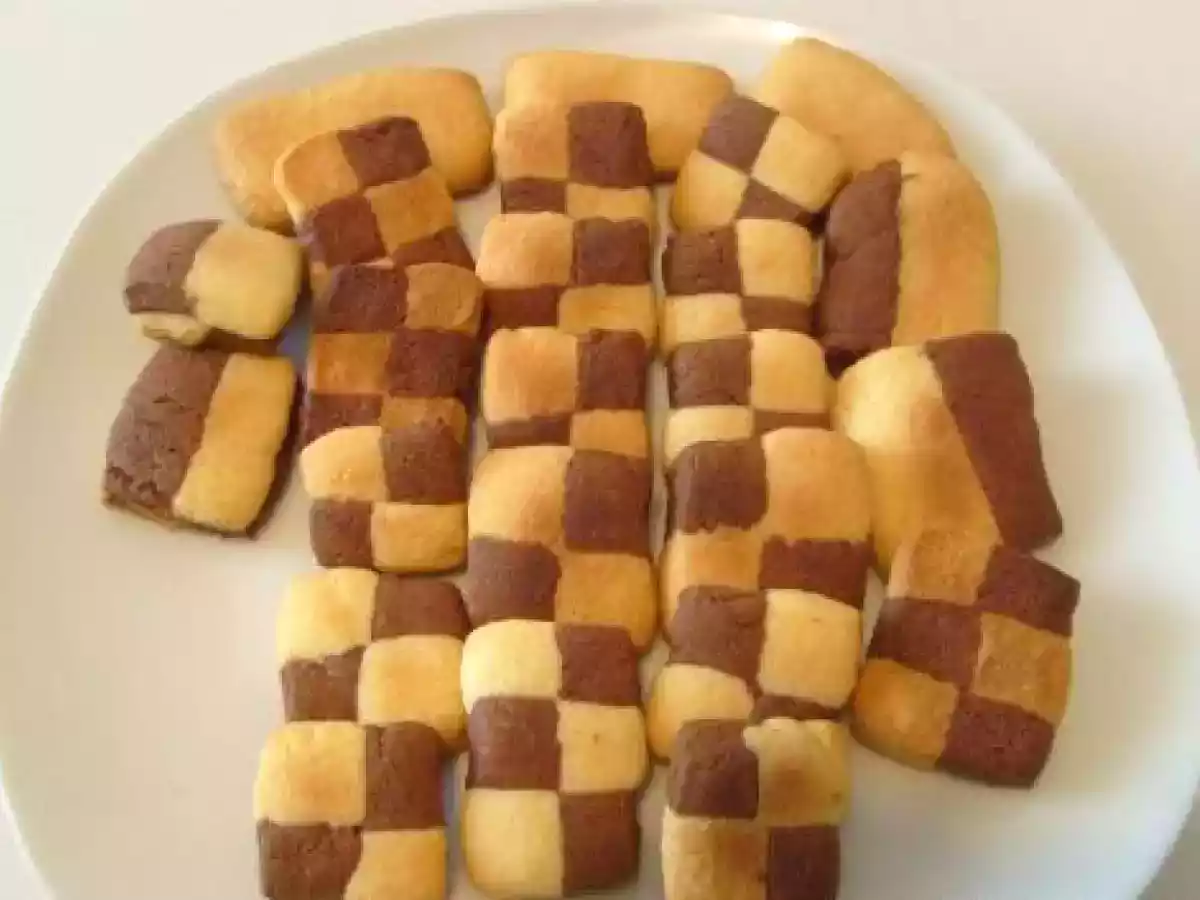 Biscuiti bicolori