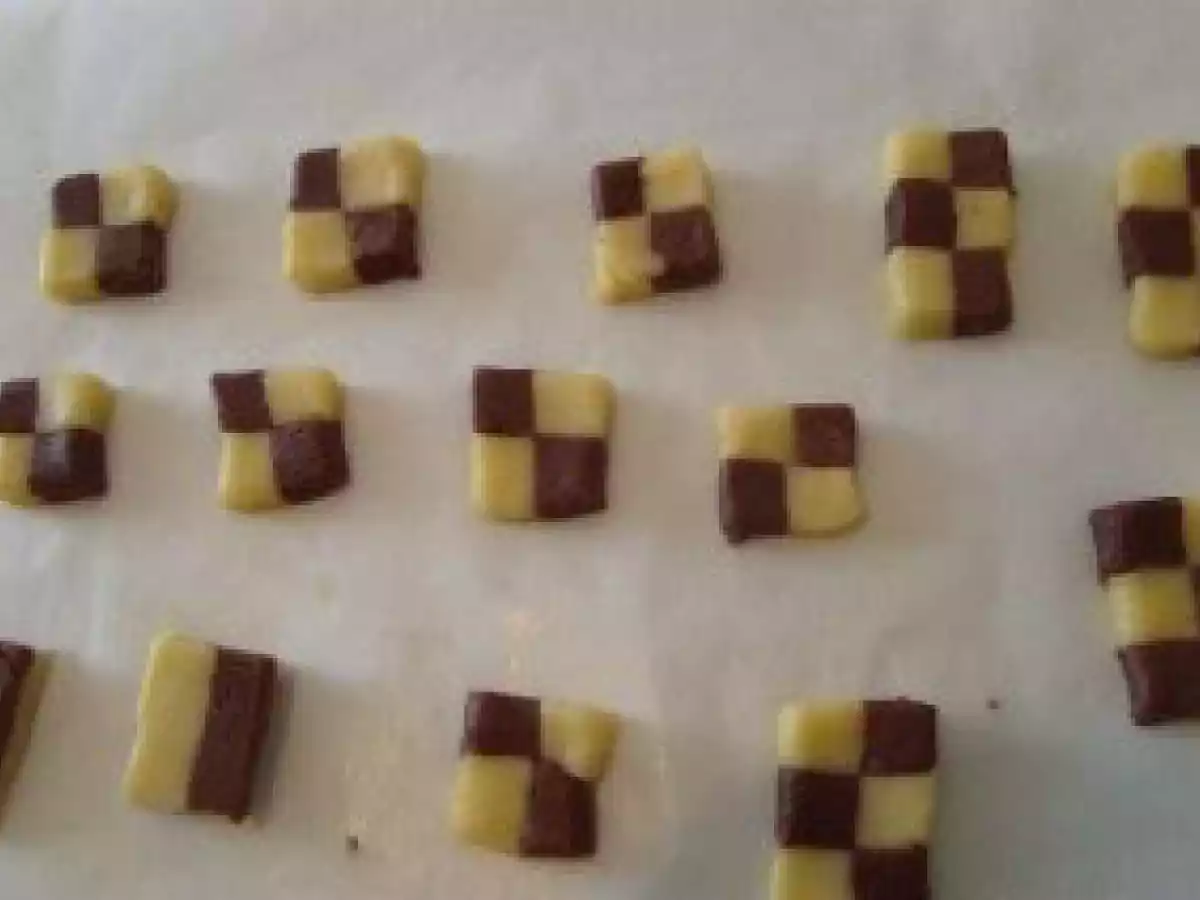 Biscuiti bicolori - poza 3