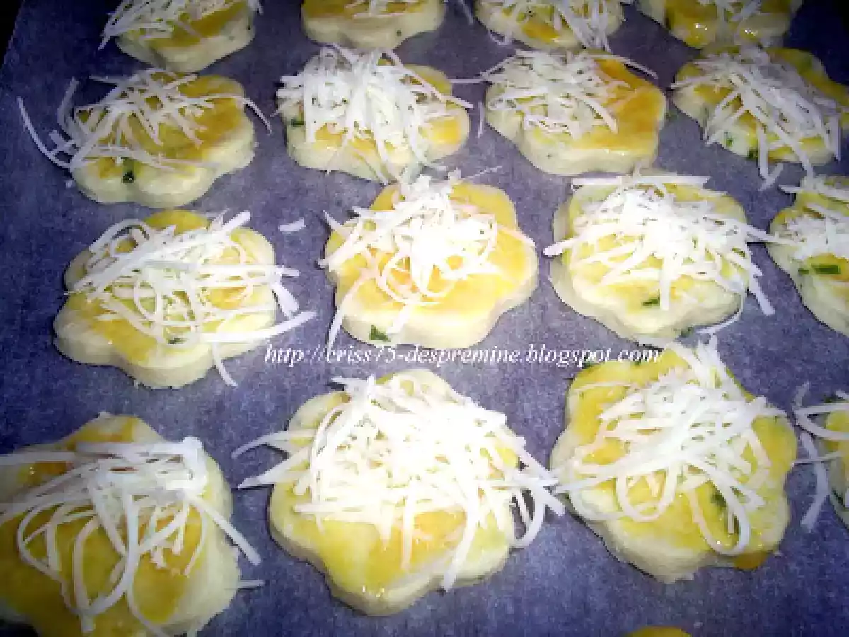 Biscuiti cu branza si cartofi - poza 5