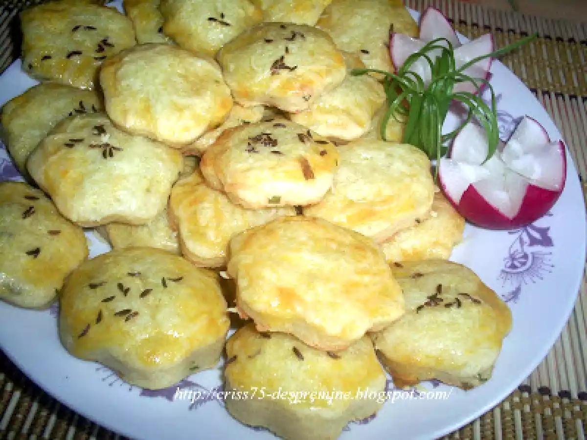 Biscuiti cu branza si cartofi - poza 6