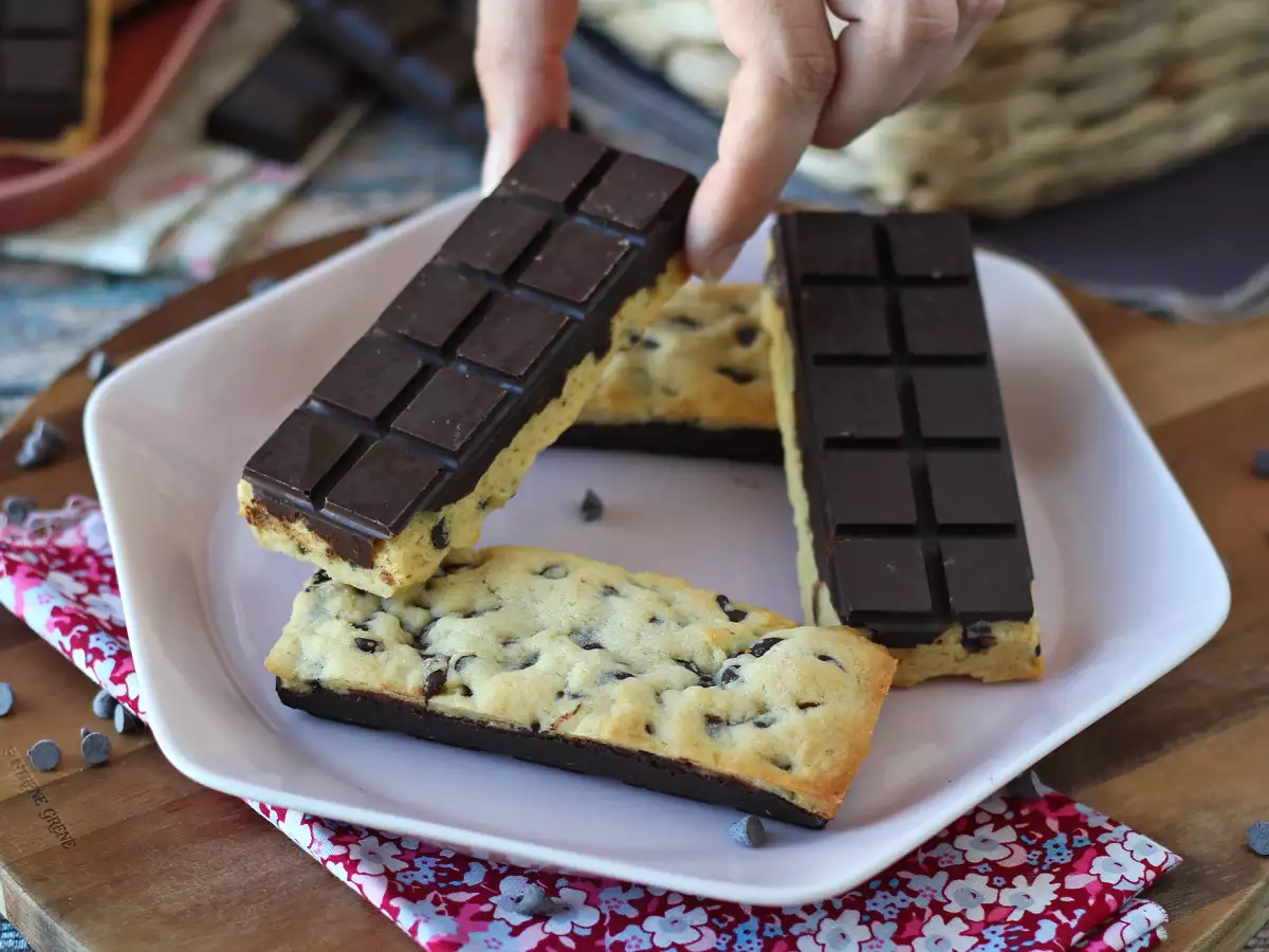 Biscuiți cu ciocolată, pufoși și crocanți - poza 6