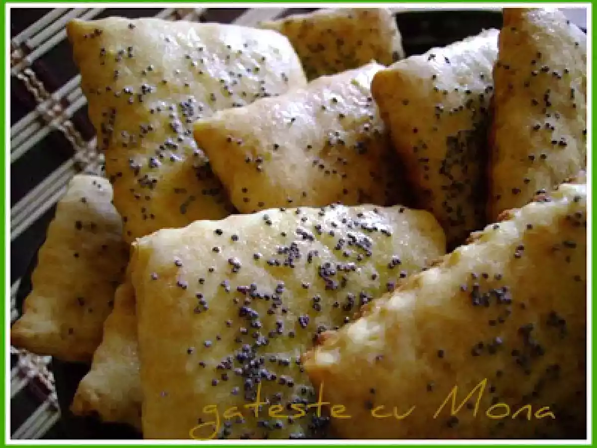 BISCUITI CU IAURT SI MAC