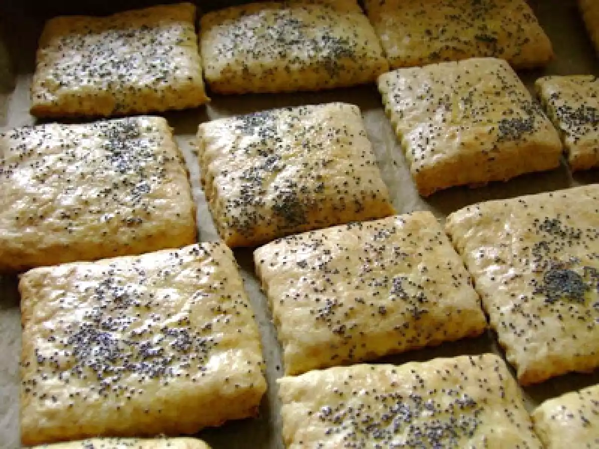 BISCUITI CU IAURT SI MAC - poza 3