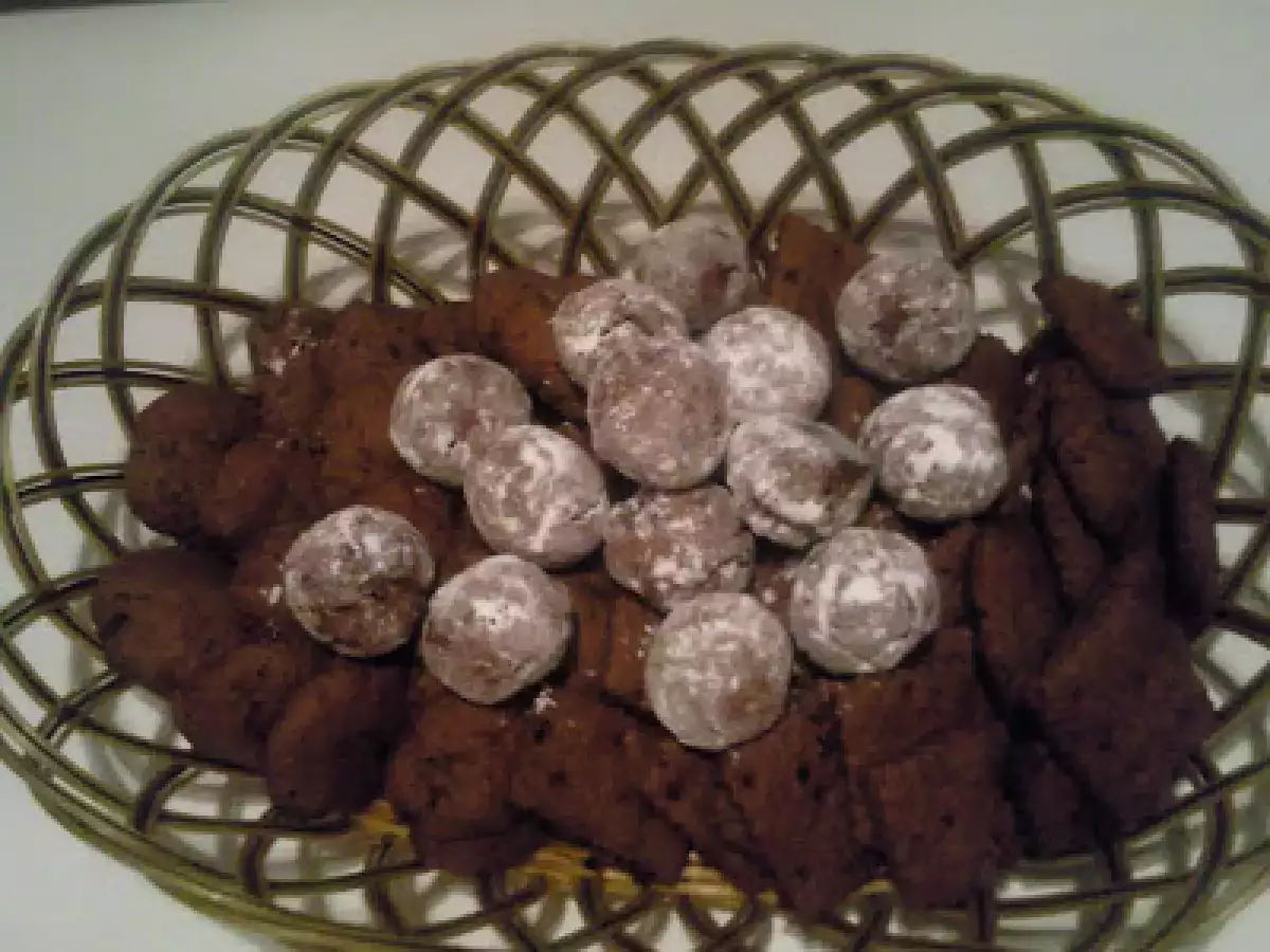 BISCUITI CU ROSCOVE SI PRUNE USCATE /GALLETAS CON ALGARROBA Y CIRUELAS SECAS