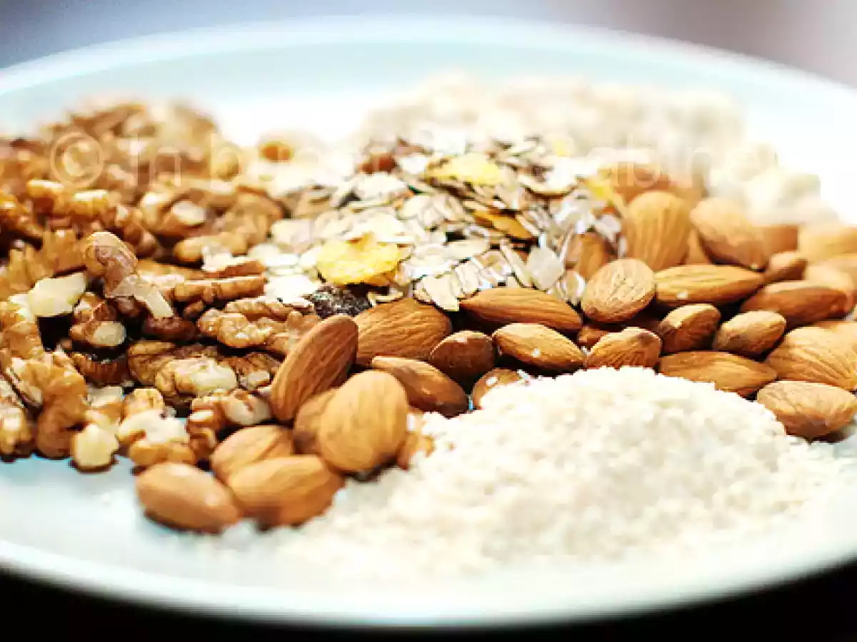 BISCUITI CU SEMINTE SI CEREALE - poza 3