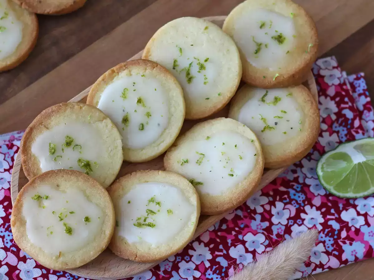 Biscuiți cu unt și lămâie verde, acoperiți cu glazură - poza 2