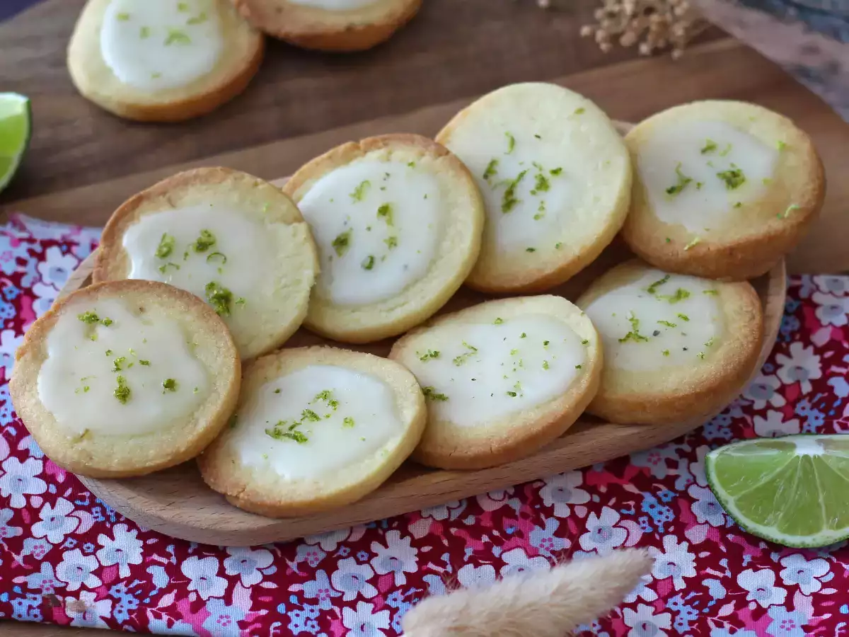 Biscuiți cu unt și lămâie verde, acoperiți cu glazură - poza 5