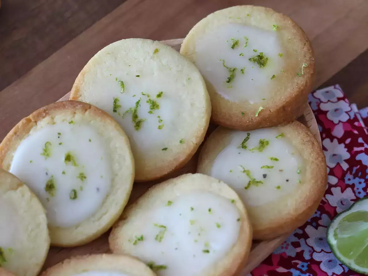 Biscuiți cu unt și lămâie verde, acoperiți cu glazură - poza 6