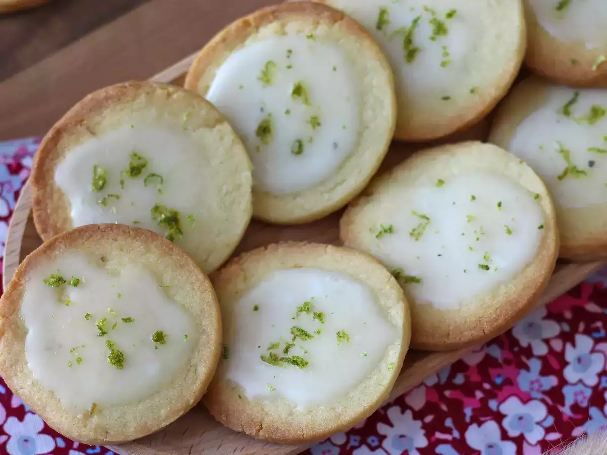 Biscuiți cu unt și lămâie verde, acoperiți cu glazură - poza 7
