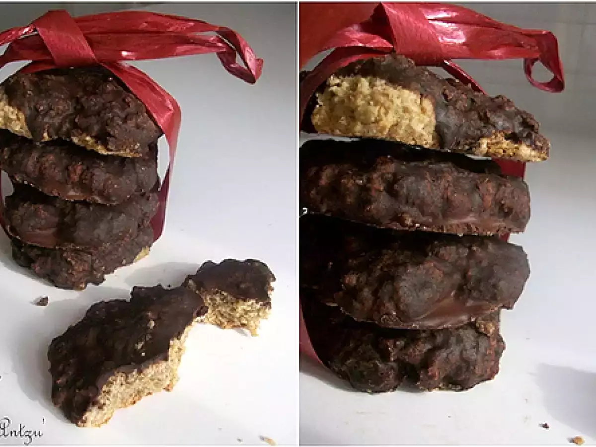 Biscuiti de ovaz cu ciocolata si stafide