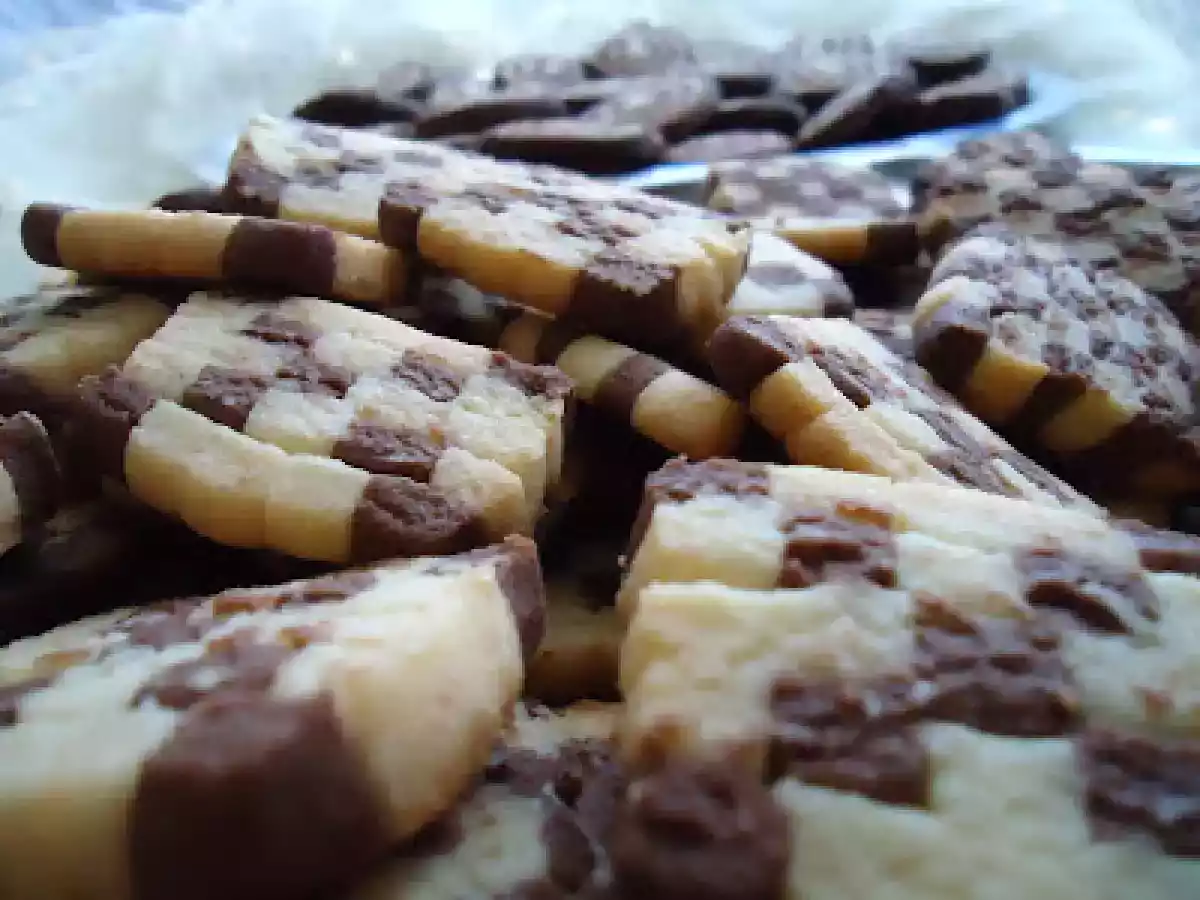 Biscuiti (de post) in doua culori