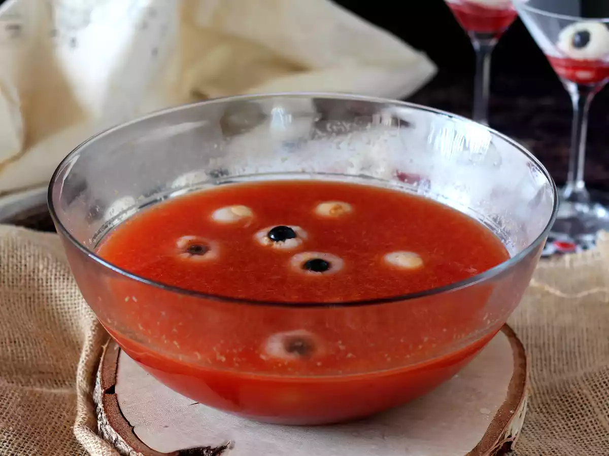 Bloody cocktail pentru Halloween, fără alcool - Halloween mocktail - poza 2