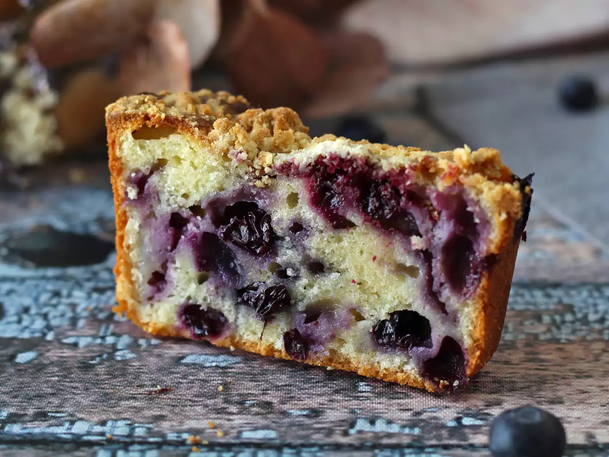 Blueberry crumble cake - poza 3