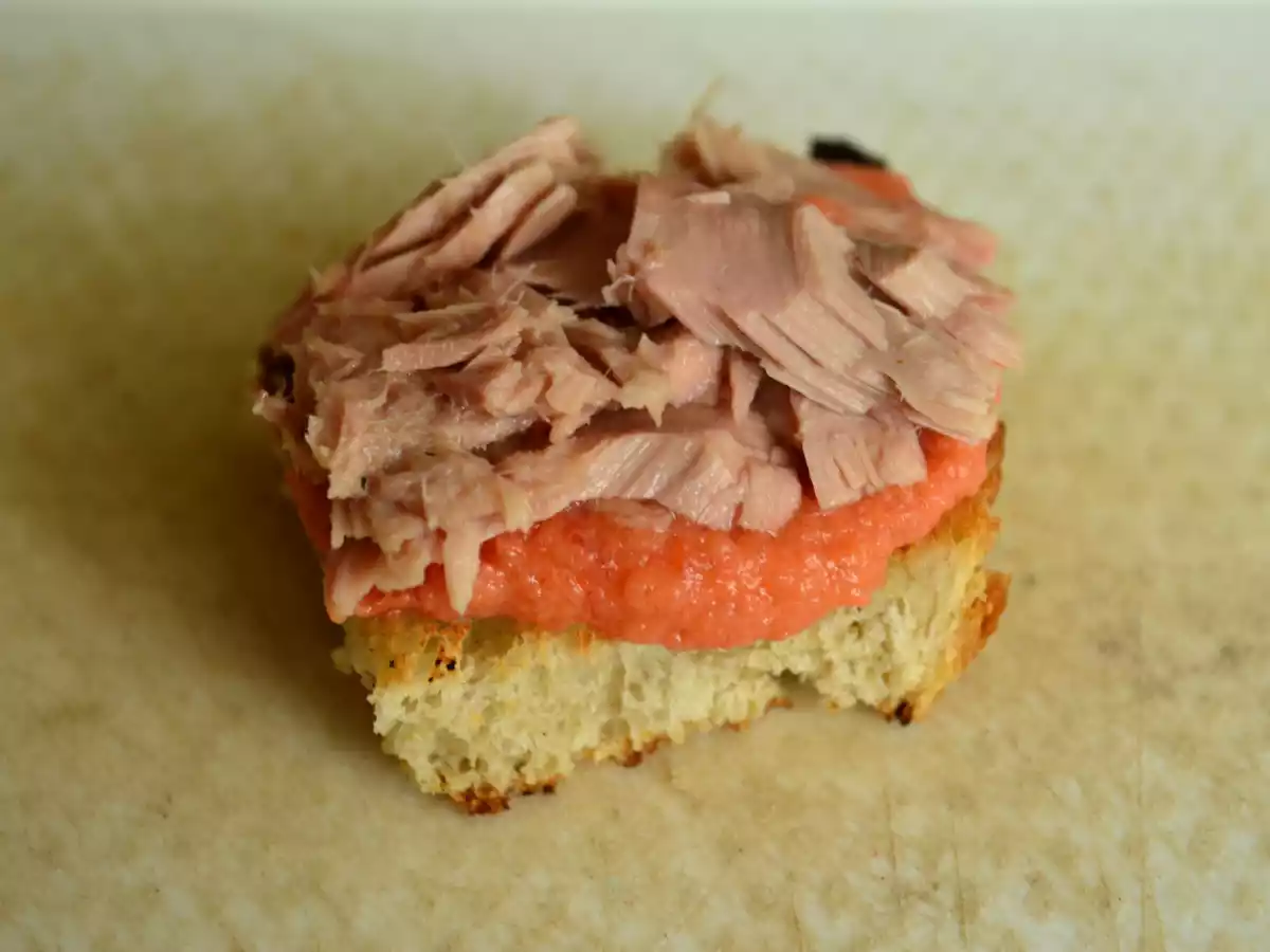 Bogadillo cu atun / Bruschete cu ton