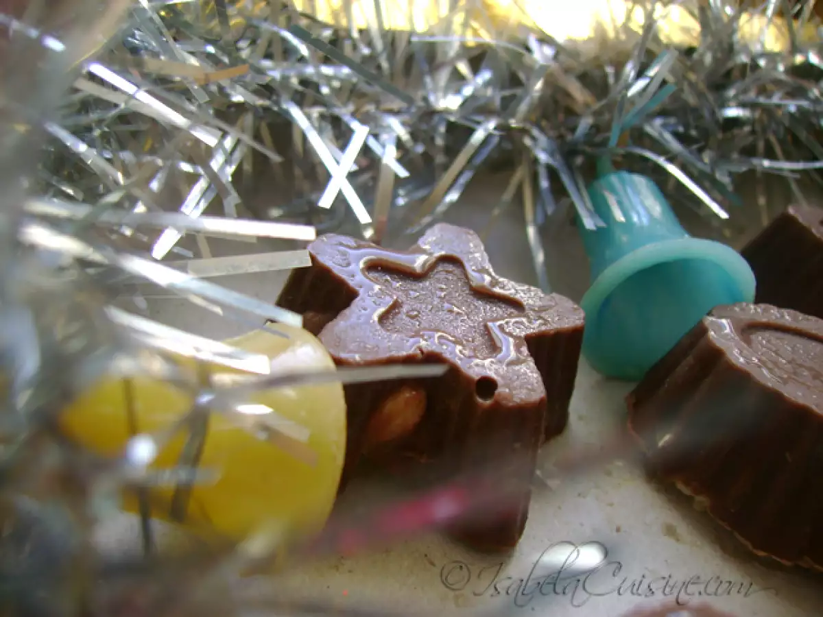 Bomboane de ciocolata, cu umplutura alba - poza 4