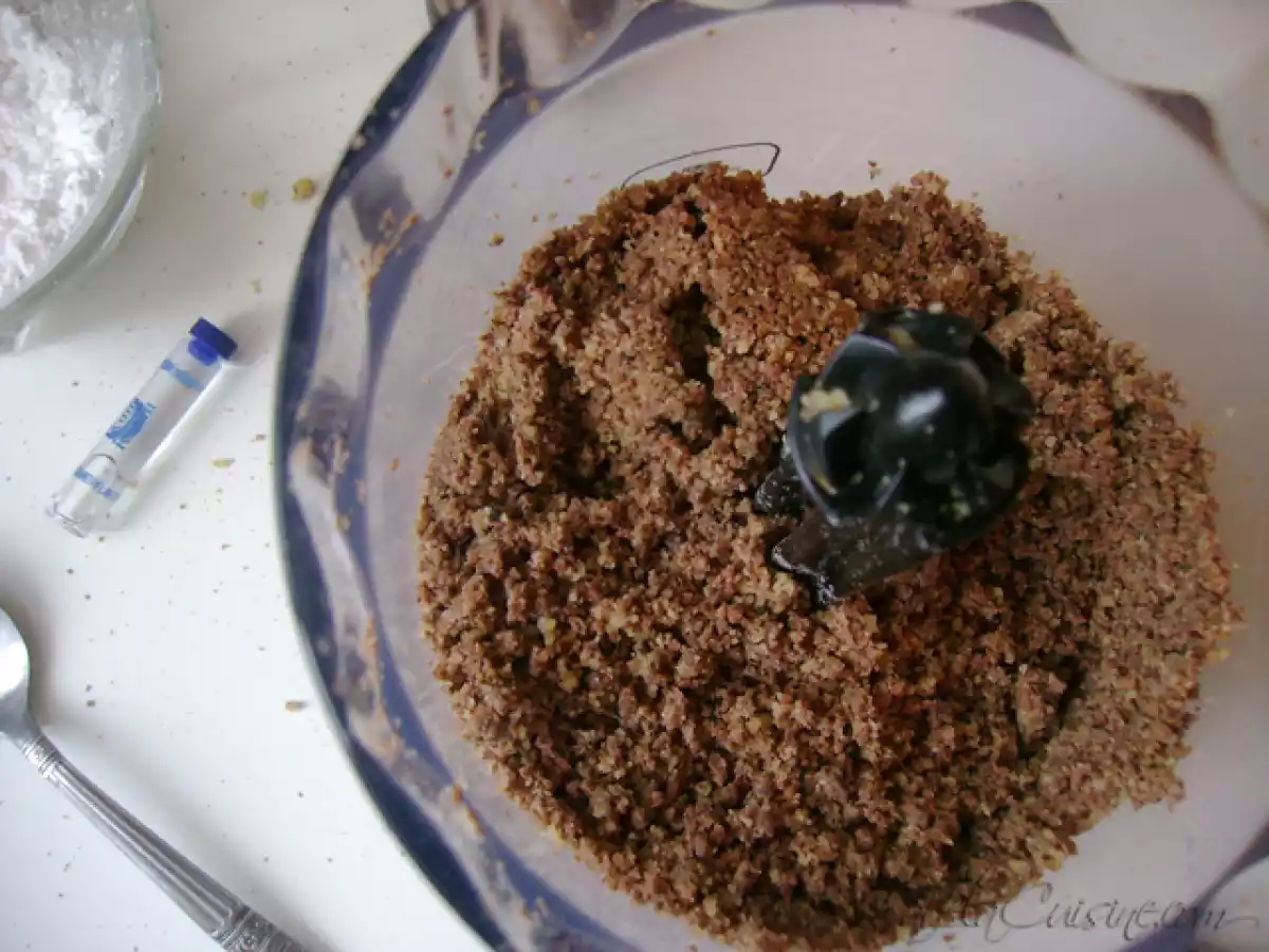 Bomboane de ciocolata, nuca si cafea - poza 7