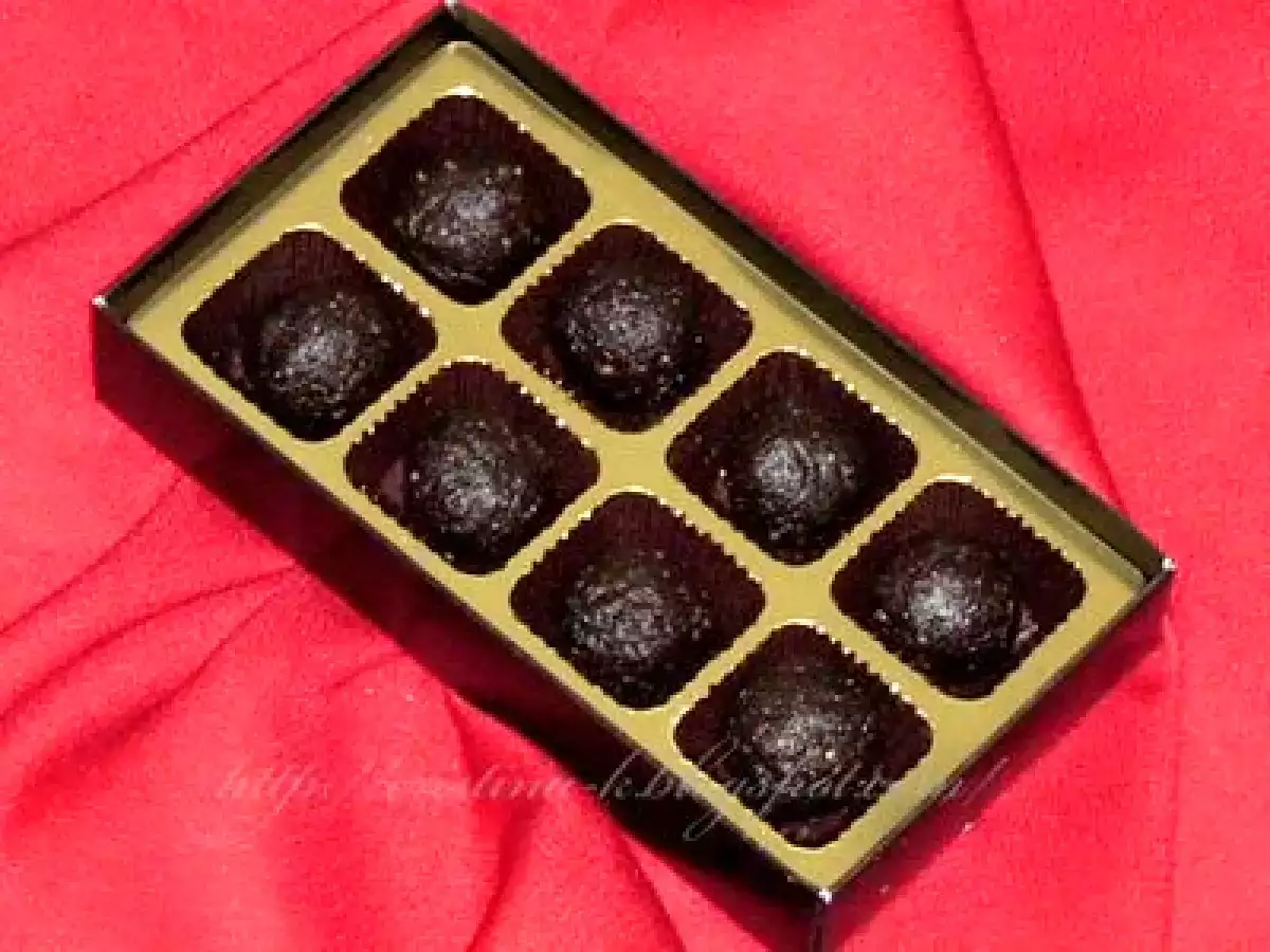 Bombonele din nuca si prune uscate