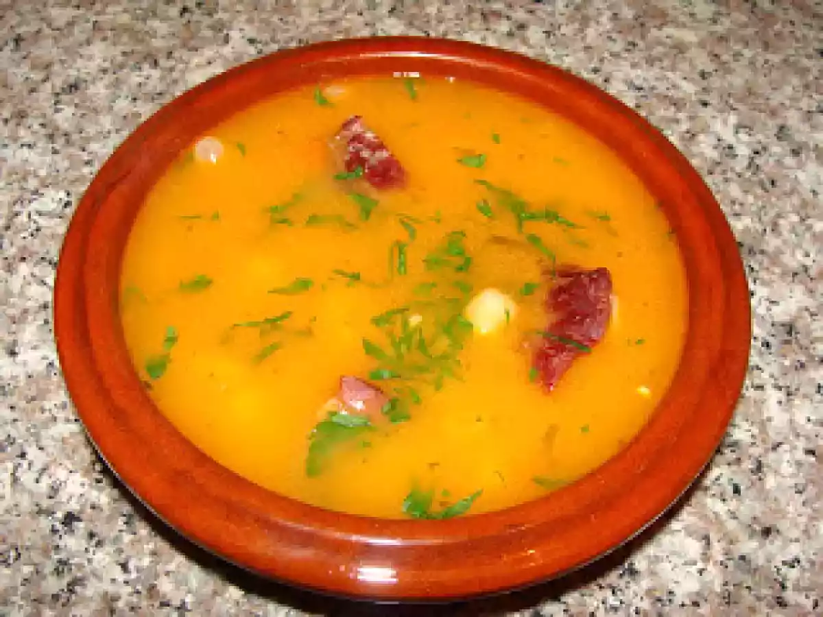 Bors de fasole boabe cu scarita afumata