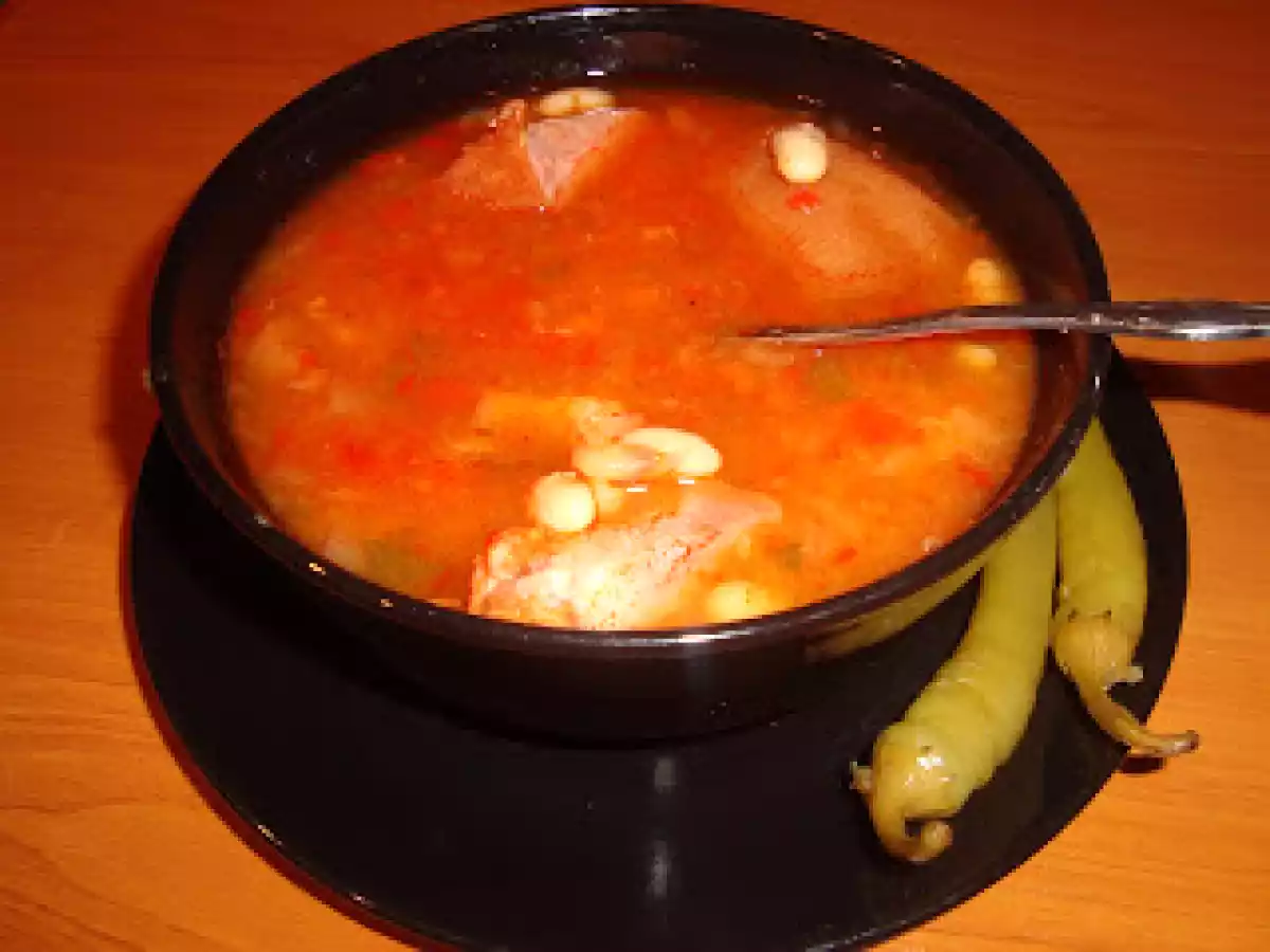 Bors de fasole cu zeama de varza