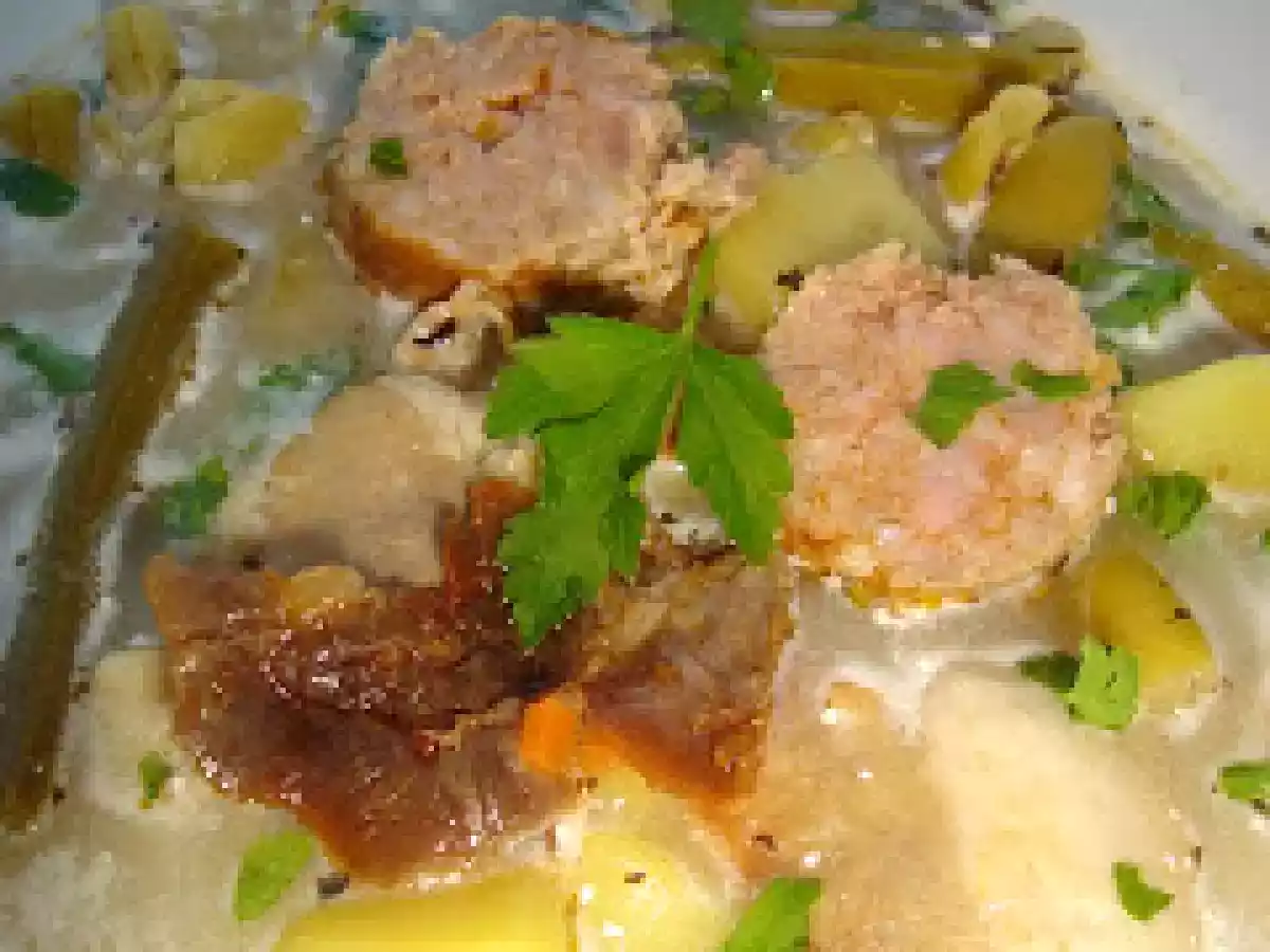 Bouneschlupp(supa luxemburgheza de fasole verde)