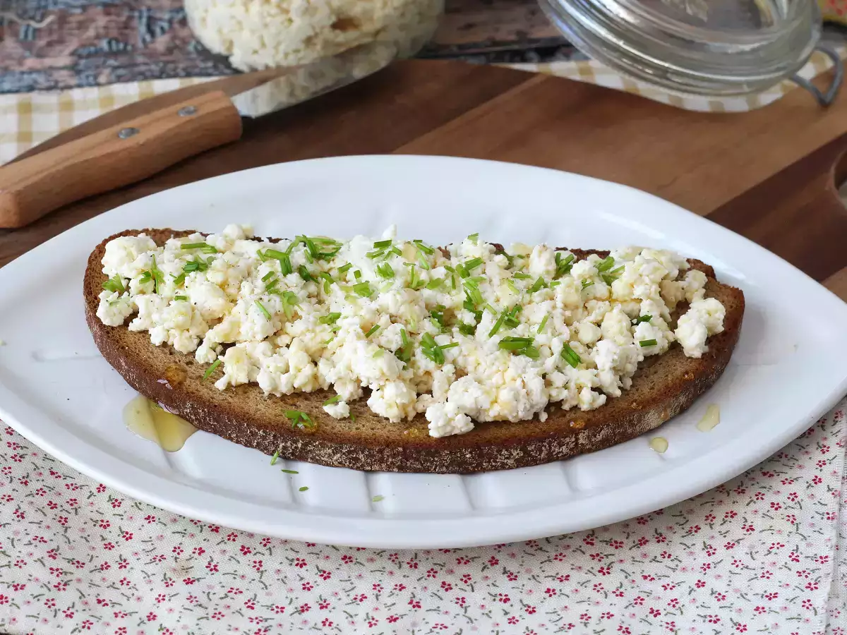 Brânză de casă cu doar două ingrediente! - poza 2