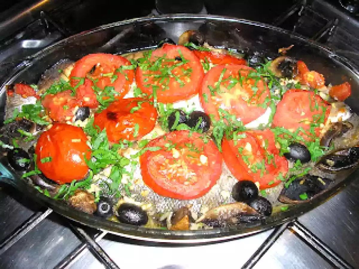 Branzino con funghi e olive(Biban de mare cu ciuperci si masline) - poza 4
