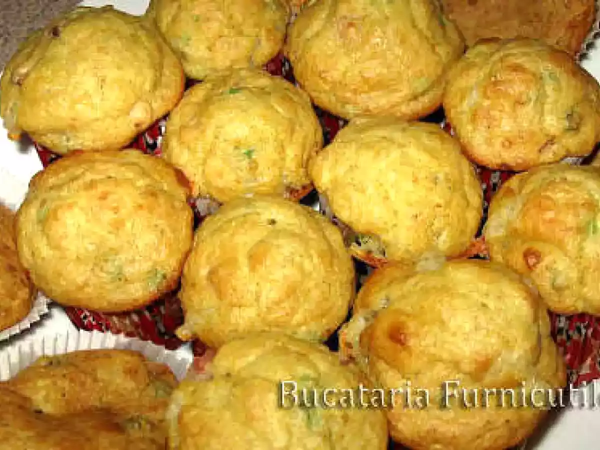 Briose cu Cascaval si Sunca