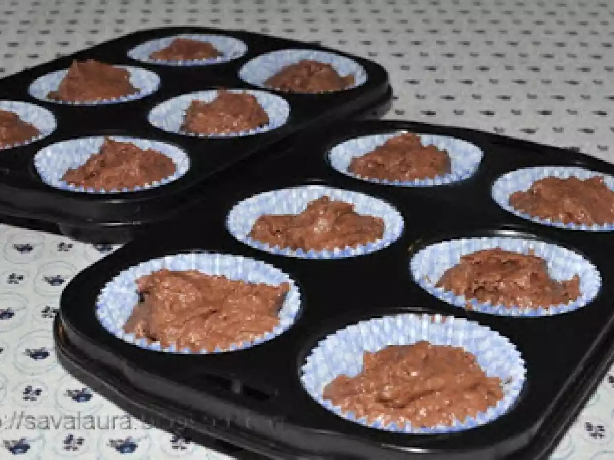 Briose cu ciocolata si iepurasi din martipan - poza 2