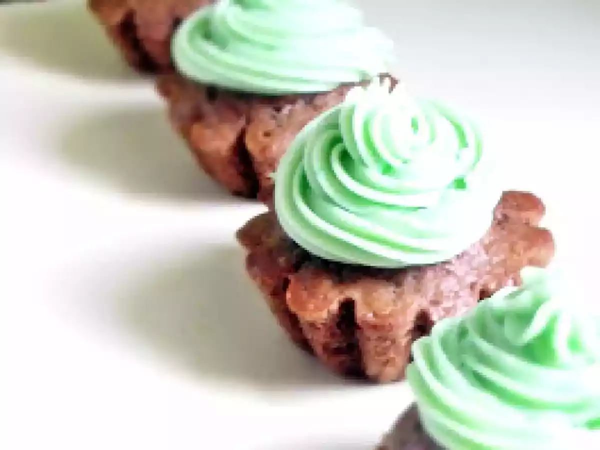 Briose cu crema de menta si ciocolata