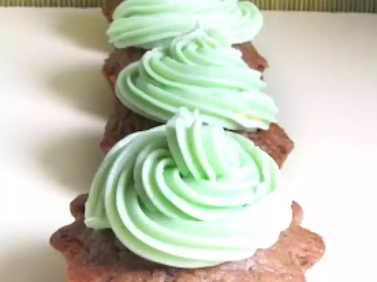 Briose cu crema de menta si ciocolata - poza 2