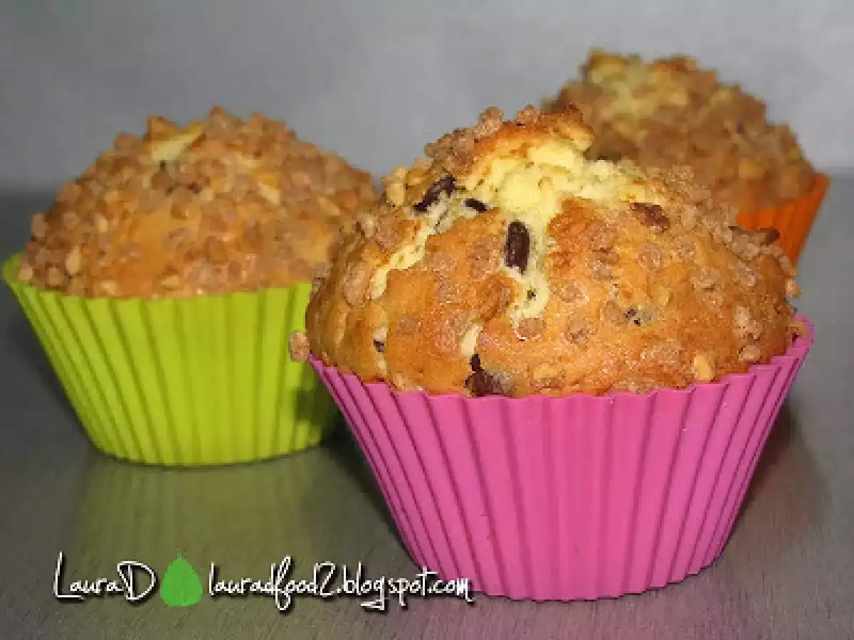 Briose cu fulgi de ciocolata - poza 2