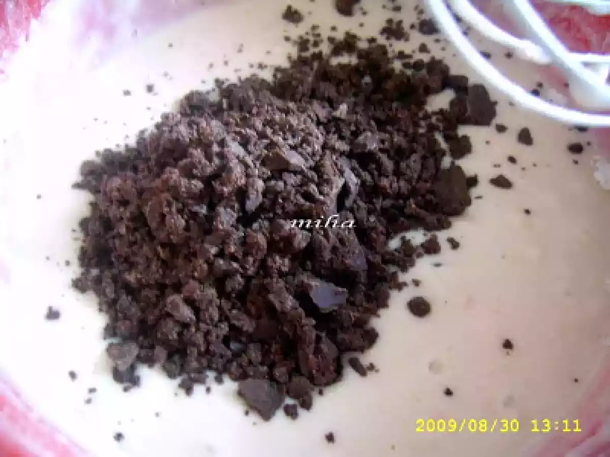 Briose cu iaurt si ciocolata - poza 2