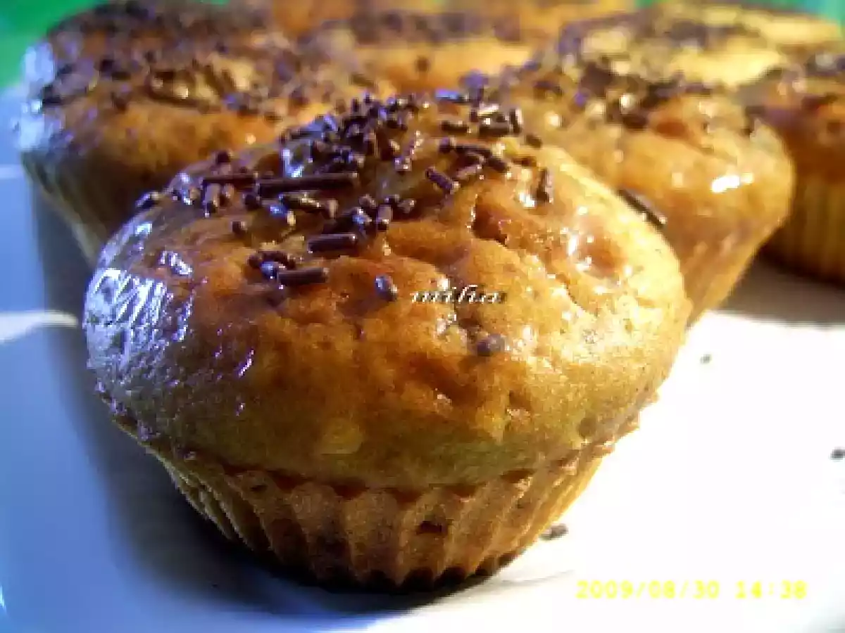 Briose cu iaurt si ciocolata - poza 3