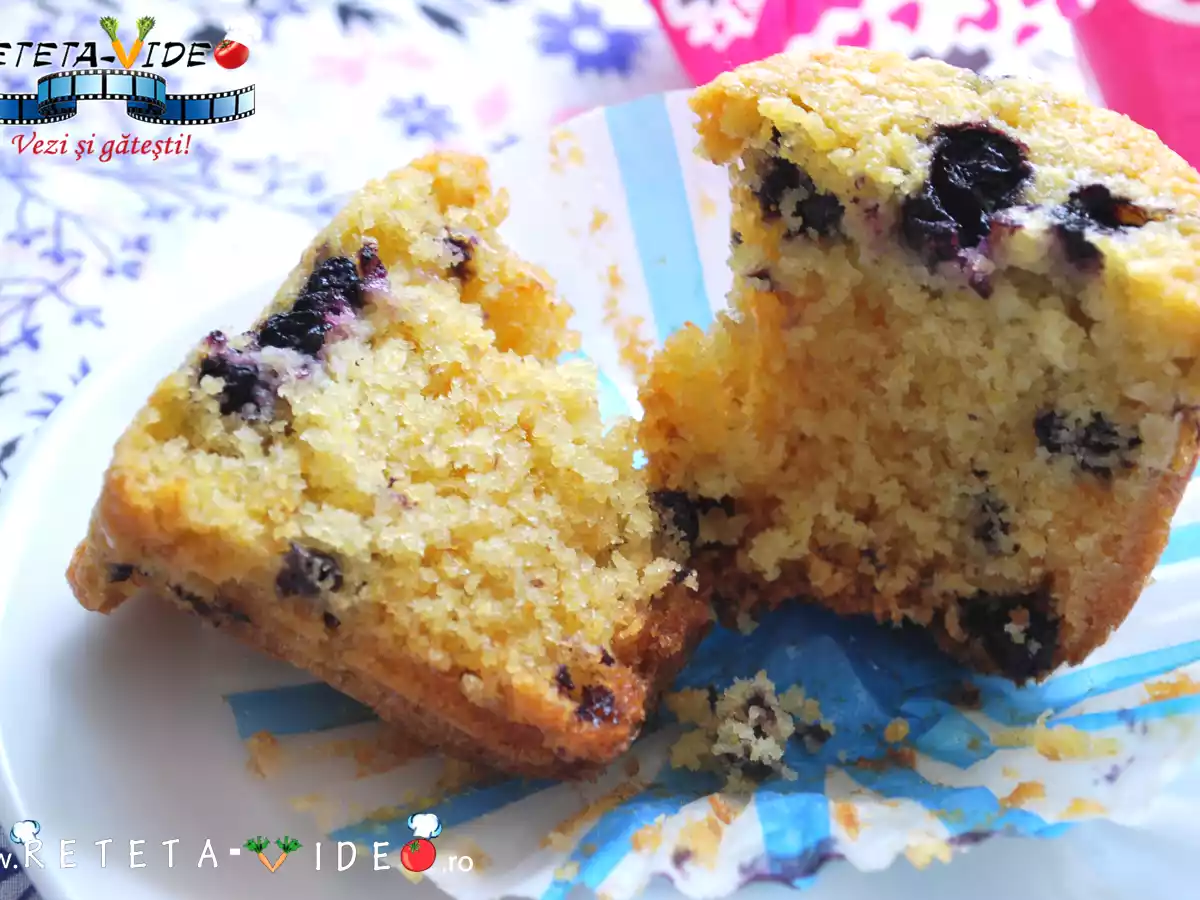 Briose cu Malai si Afine (Reteta Video)