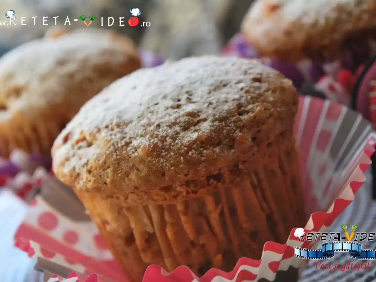 Briose cu Mere si Scortisoara (Reteta Video)